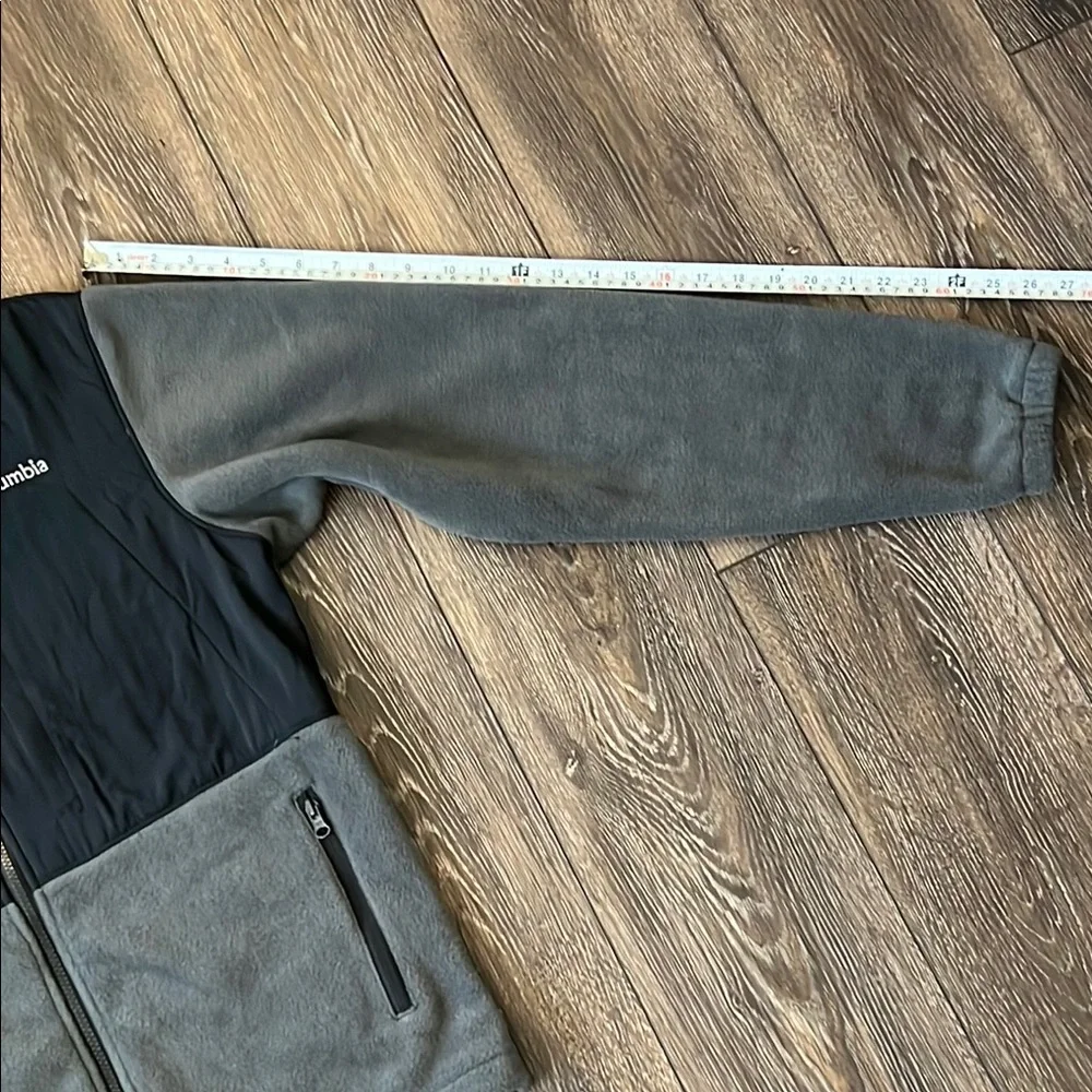 Columbia Two-Tone Fleece Jacket in Black and Gray Adult Size Small